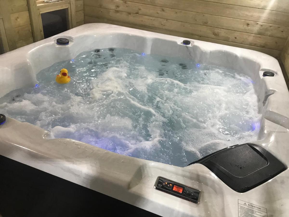 Hotel Hot Tub Hide Away near Alton Towers staffordshire Cheddleton Zewnętrze zdjęcie